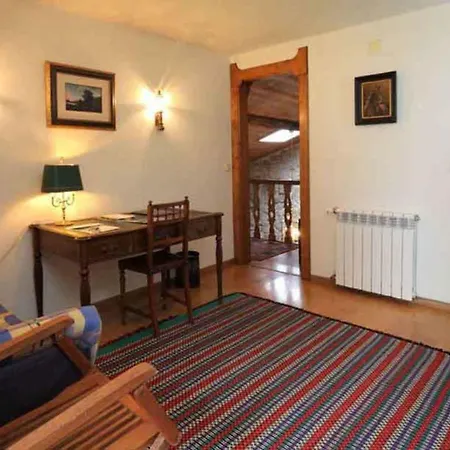 Encantadora Casa Com Piscina Nos Arredores De *