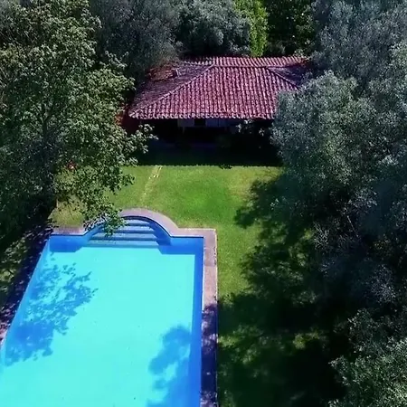 Encantadora Casa Com Piscina Nos Arredores De Dom wakacyjny *